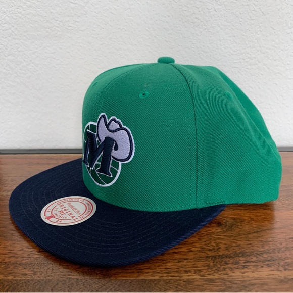 Mitchell and Ness Dallas Mavericks Adjustable Snapback Hat Cap - Picture 2 of 6